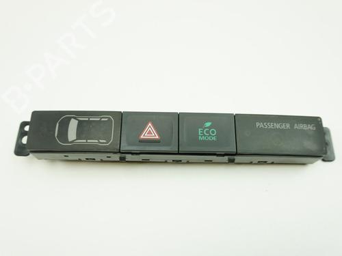 Warning switch MITSUBISHI OUTLANDER III (GG_W, GF_W, ZJ, ZL, ZK) 2.2 Di-D 4WD (GF6W) | BP18181642I22 
