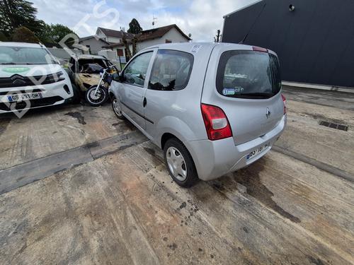 Brugte RENAULT TWINGO II (CN0_) 1.5 dCi 75 4748559