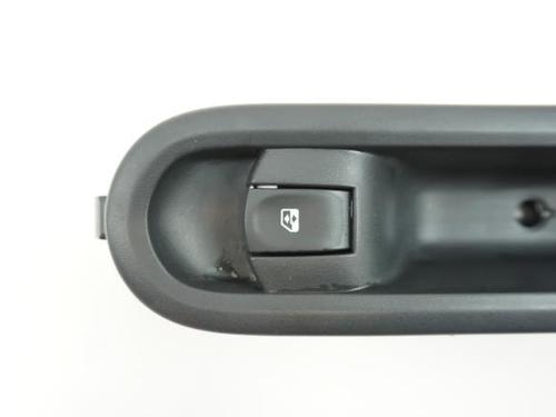 Right front window switch RENAULT CLIO III (BR0/1, CR0/1) 1.5 dCi | BP18173633I26