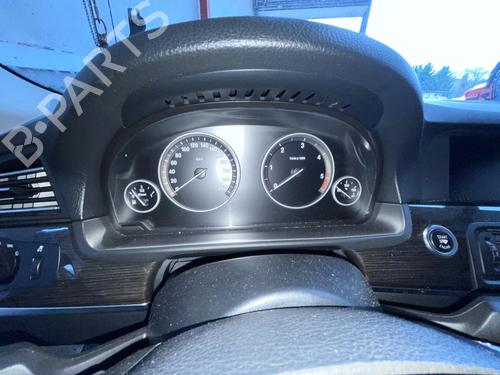Used Instrument cluster BMW 5 (F10) 530 d (245 hp) 21823350