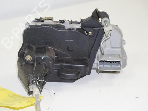 Vergrendeling rechts voor PEUGEOT 407 (6D_) 2.0 16V (6DRFJC, 6DRFJE, 6DRFJF) (140 hp) 18174899