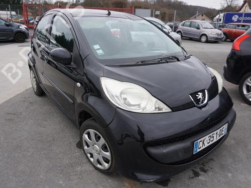 Right taillight PEUGEOT 107 (PM_, PN_) 1.4 HDi | BP18173185C35