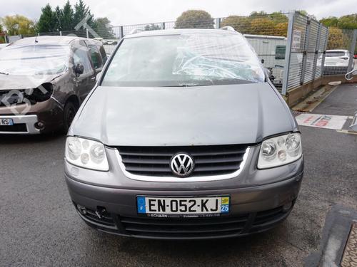 Right headlight VW TOURAN (1T1, 1T2) 2.0 TDI | BP18180235C29 