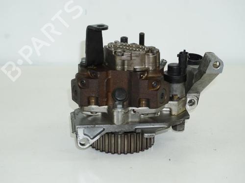 Used Injection pump PEUGEOT 206 Hatchback (2A/C) 1.4 HDi eco 70 (68 hp) 18174660