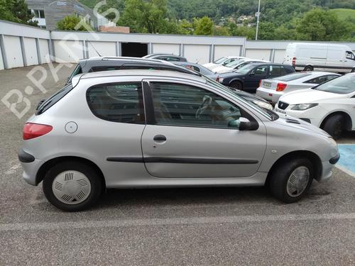 Zamek drzwi przednich prawych PEUGEOT 206 Hatchback (2A/C) 1.4 i | BP18177772C97 