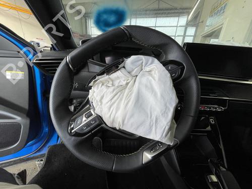 Used Steering wheel PEUGEOT 2008 II (UD_, US_, UY_, UJ_, UR_, UC_) e-2008 (UKZKXZ) (136 hp) 21054183