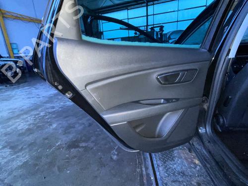 Guarnecido trasero izquierdo SEAT LEON (5F1) 2.0 TDI (184 hp) 31299721