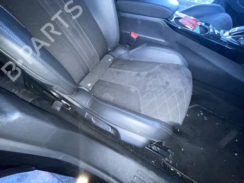 Right front seat PEUGEOT 2008 II (UD_, US_, UY_, UJ_, UR_, UC_) 1.2 PureTech 130 (USHNS, URHNS) | BP29563605C16 