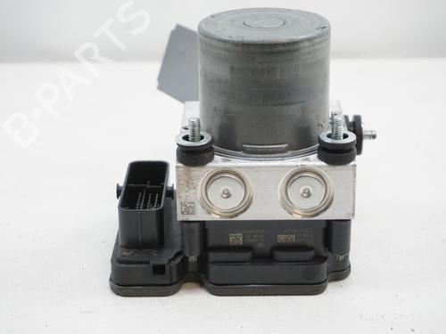 Used ABS pump RENAULT CLIO V (B7_) 1.5 Blue dCi 85 (B7AG) (86 hp) 19400633