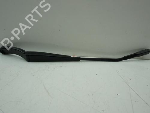Used Front windshield wiper arm AUDI A3 Sportback (8VA, 8VF) 30 TFSI (116 hp) 18185936