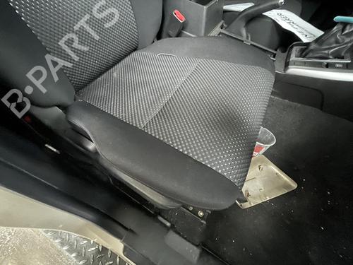 Right front seat SUZUKI GRAND VITARA II (JT, TE, TD) 1.9 DDiS All-wheel Drive (JT419, TD44, JB419WD, JB419XD,... | BP24304069C16 