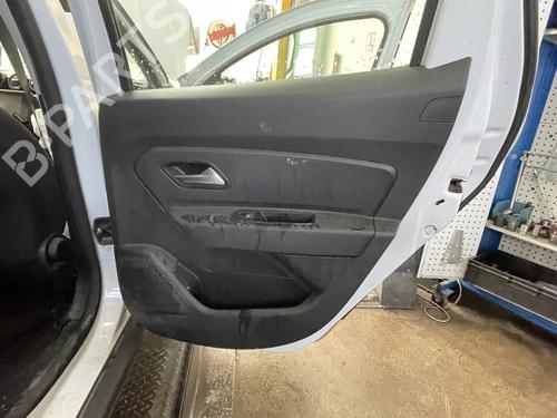 forra-tras-direita-dacia-duster-hm_-2017-30722696 main image