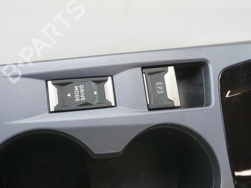 Used Switch PEUGEOT 2008 II (UD_, US_, UY_, UJ_, UR_, UC_) 1.5 BlueHDI 130 (131 hp) 18175318