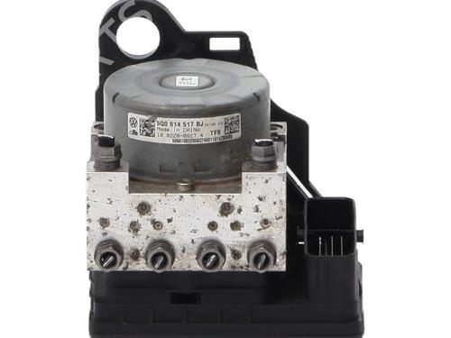 Used ABS pump VW GOLF VII (5G1, BQ1, BE1, BE2) 1.4 TSI (125 hp) 23887253