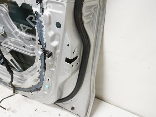 Right front door HYUNDAI SANTA FÉ I (SM) 2.0 CRDi 4x4 | BP18193319C3