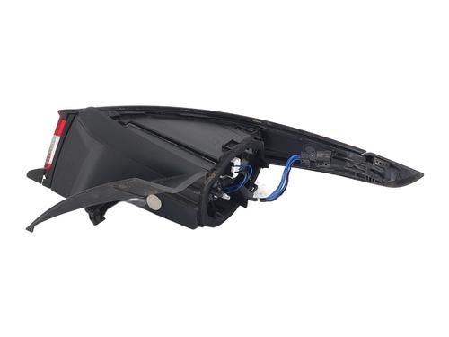 left-taillight-ds-ds-3-ds-3-crossback-ur_-uc_-uj_-2018-24595337 main image