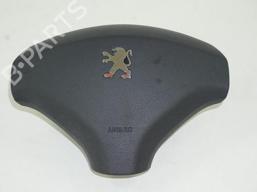 Used Driver airbag PEUGEOT 5008 (0U_, 0E_) 2.0 HDi (163 hp) 18197047