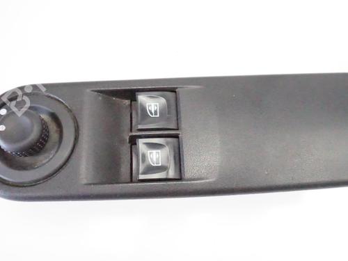 Pulsantiera anteriore sinistra RENAULT CLIO IV (BH_) 1.5 dCi 75 (75 hp) 18181353