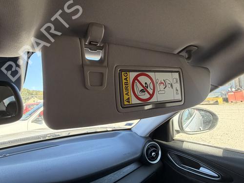 Used Right sun visor Right sun visor 39469910 39469910