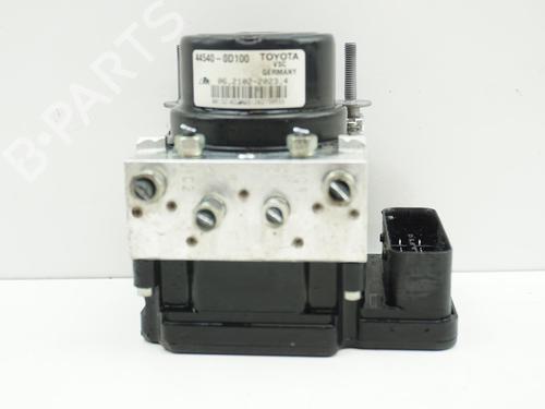 Used ABS pump TOYOTA YARIS (_P13_) 1.4 D (NLP130_, NLP130) (90 hp) 18172732
