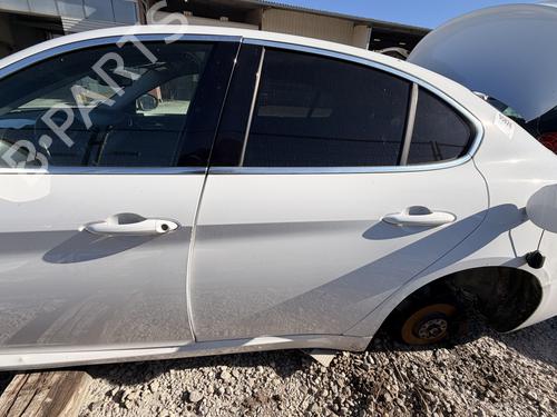 Used Left rear door Left rear door 39489020 39489020
