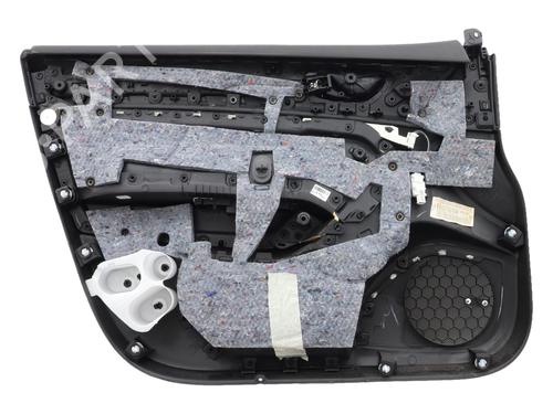 front-right-panel-renault-megane-iv-hatchback-b9amn_-2015-38925450 main image