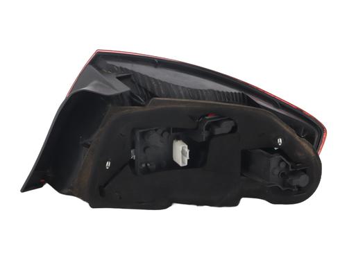 Used Left taillight Left taillight PEUGEOT 407 (6D_) 1.6 HDi 110 (6D9HZC, 6D9HYC) (109 hp) 33302208 33302208