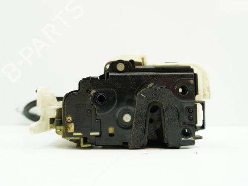 Used Front right lock VW POLO IV (9N_, 9A_) 1.2 12V (64 hp) 18173203