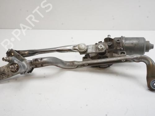 Used Front wiper motor TOYOTA YARIS (_P13_) 1.4 D (NLP130_, NLP130) (90 hp) 18195815
