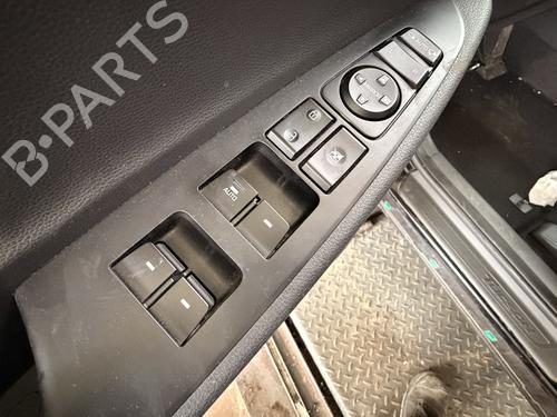 Used Left front window switch Left front window switch HYUNDAI TUCSON (TL, TLE) 1.7 CRDi (116 hp) 33705985 33705985