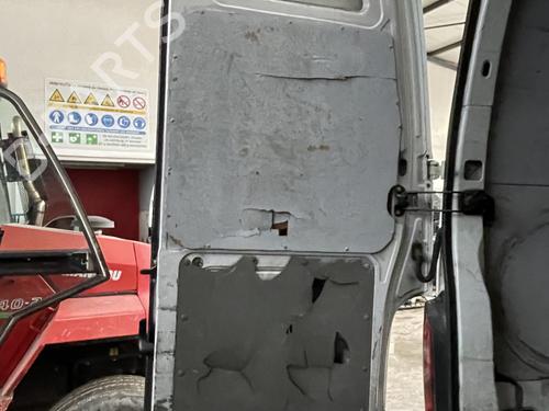 Used Left tailgate Left tailgate RENAULT MASTER II Van (FD) 2.5 dCi (FD02) (101 hp) 31838341 31838341