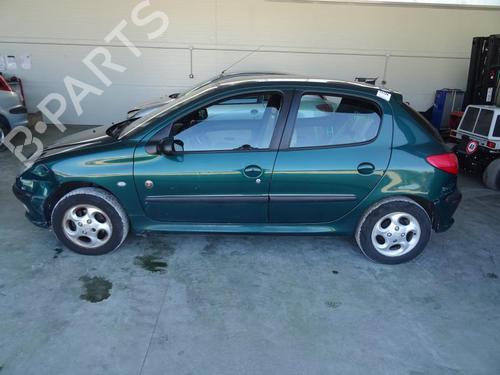 Venstre  foran tåkelykt PEUGEOT 206 Hatchback (2A/C) 1.4 i | BP18197533C30 