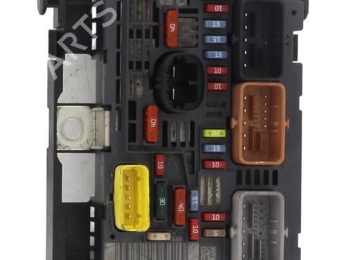 Used Fuse box PEUGEOT 5008 (0U_, 0E_) 1.6 HDi (112 hp) 30674785