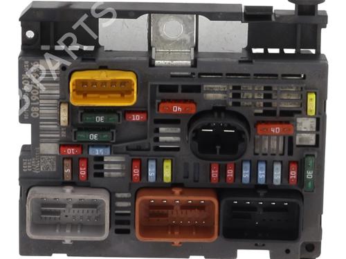 Zekeringkast PEUGEOT 308 I (4A_, 4C_) 2.0 HDi (136 hp) 29979043