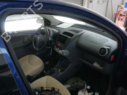 Left front door PEUGEOT 107 (PM_, PN_) 1.4 HDi | BP18196994C2
