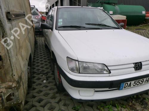 Zderzak przedni PEUGEOT 306 Hatchback (7A, 7C, N3, N5) 1.9 D | BP30704994C7