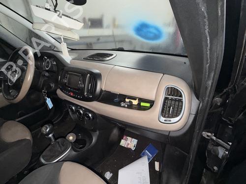 dashboard-fiat-500l-351_-352_-2012-39980329 main image