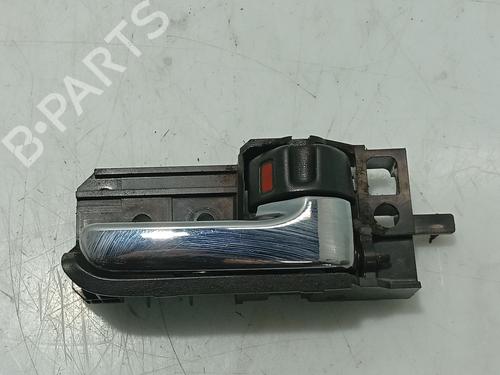 Maneta interior trasera derecha TOYOTA AVENSIS Estate (_T25_) 2.0 D-4D (CDT250_, CDT250R) (116 hp) 31139070