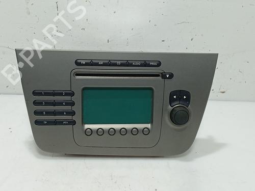 Used Radio Radio SEAT TOLEDO III (5P2) 1.6 (102 hp) 33868985 33868985