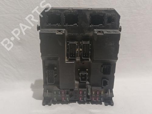 Used Fuse box Fuse box CITROËN C5 I (DC_) 2.0 HDi (DCRHZB, DCRHZE) (109 hp) 18975194 18975194