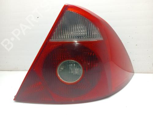 Feu arrière droit FORD MONDEO III (B5Y) 2.0 16V TDDi / TDCi (115 hp) 31102365