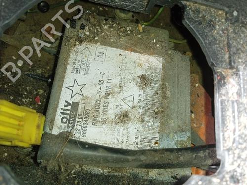 Airbag module PEUGEOT 206 Hatchback (2A/C) 1.4 i (75 hp) 19877911