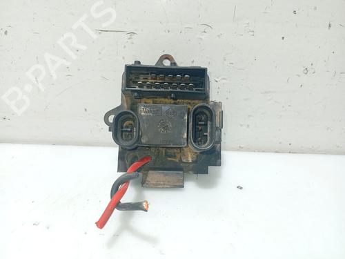 Used Heater resistor RENAULT MEGANE I Classic (LA0/1_) 1.6 16V (LA00, LA04, LA0B, LA11, LA16, LA19, LA1J, LA1K,... (107 hp) 31105459