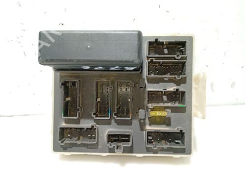 Caja reles / fusibles FORD FOCUS I Saloon (DFW) 2.0 16V (131 hp) 31101530