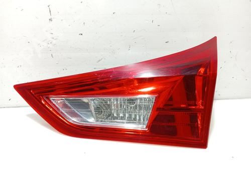 Farolim direito da mala TOYOTA AURIS Estate (_E18_) 1.8 Hybrid (ZWE186_, ZWE186R, ZWE186H) (136 hp) 31102207