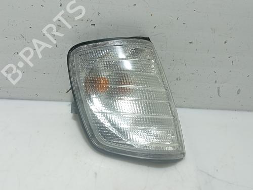 Blinklys fortil højre MERCEDES-BENZ 124 Saloon (W124) 250 D (124.125) (90 hp) 32305635