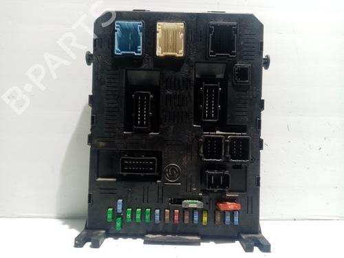 Used Fuse box Fuse box 19009748 19009748