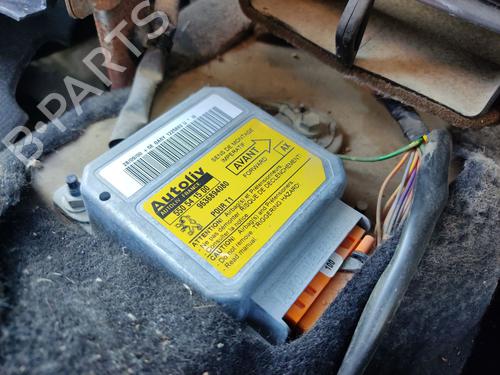 Airbag module PEUGEOT 206 Hatchback (2A/C) 1.4 i (75 hp) 23338344