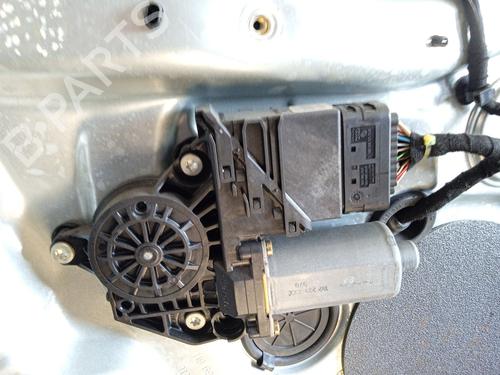 Rudehejsemotor bagstkærm venstre VW GOLF IV (1J1) 1.6 (100 hp) 19010396