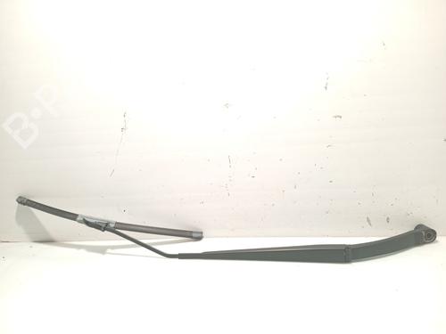 Used Front windshield wiper arm RENAULT KADJAR (HA_, HL_) 1.6 dCi 130 (HLA4) (130 hp) 25617164